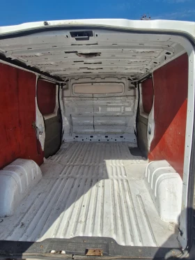 Opel Vivaro 3 врати на товарния отсек и вентилация, снимка 7