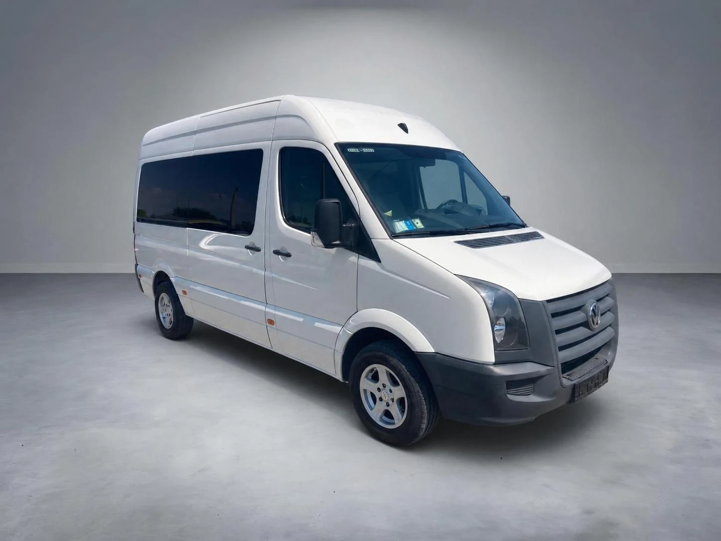 VW Crafter 2.5 TDI, снимка 2 - Бусове и автобуси - 51395010