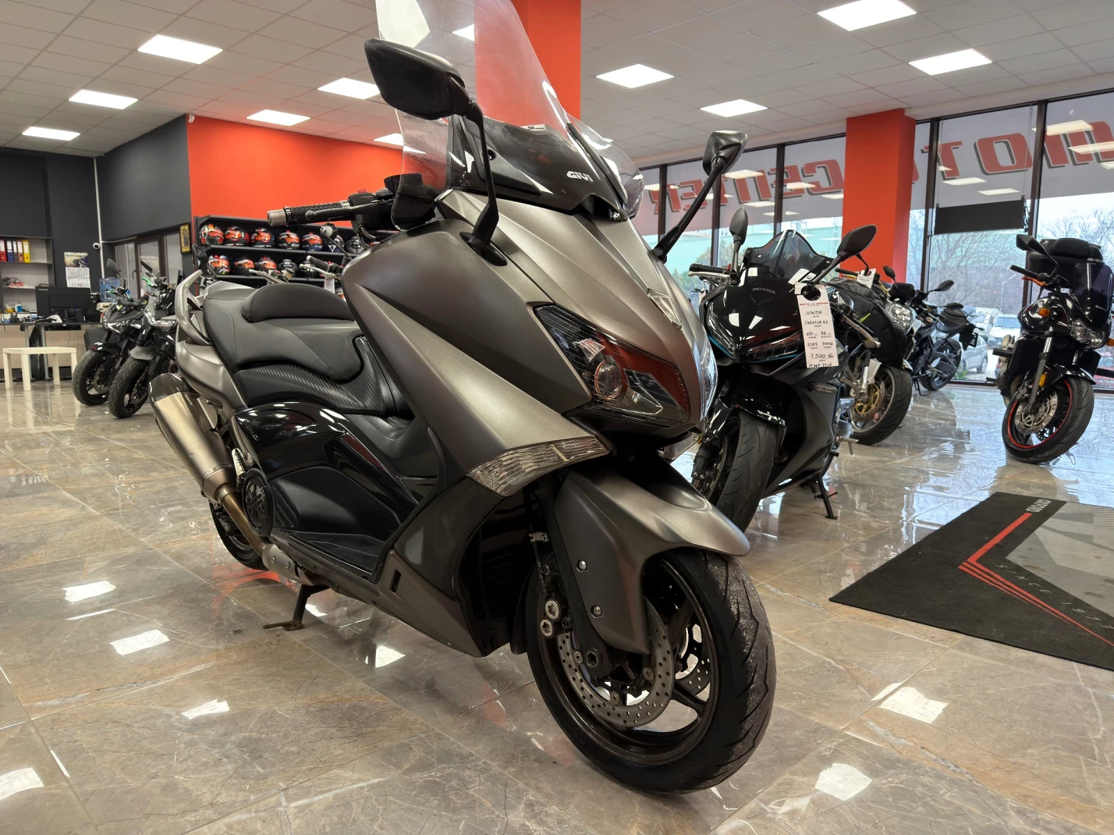 Yamaha T-max 530i AKRAPOVIC - изображение 2