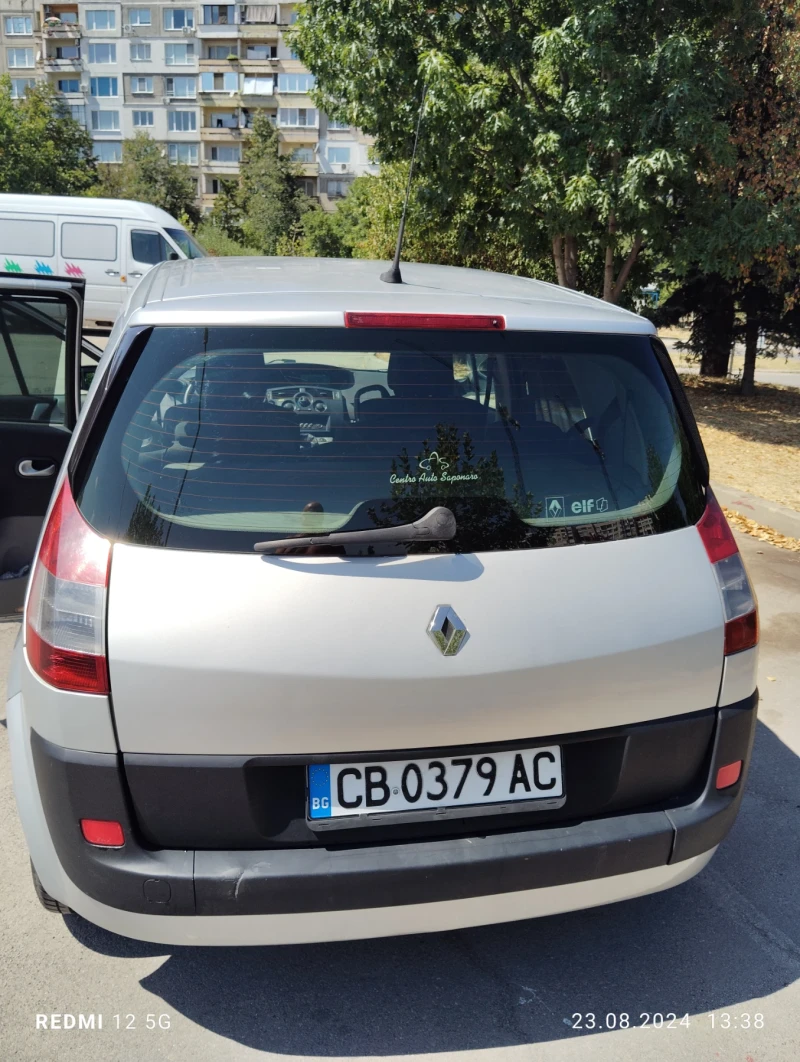 Renault Scenic, снимка 4 - Автомобили и джипове - 47015335