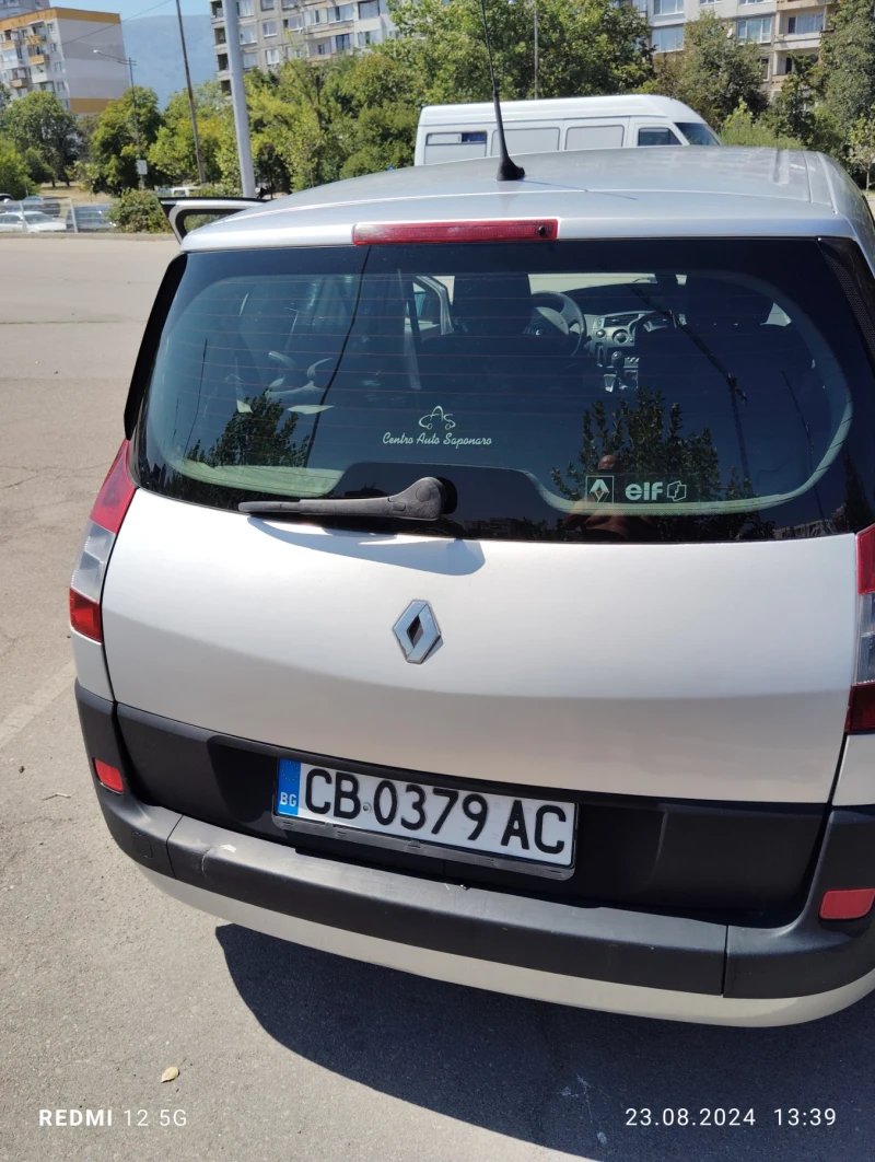 Renault Scenic, снимка 6 - Автомобили и джипове - 47015335