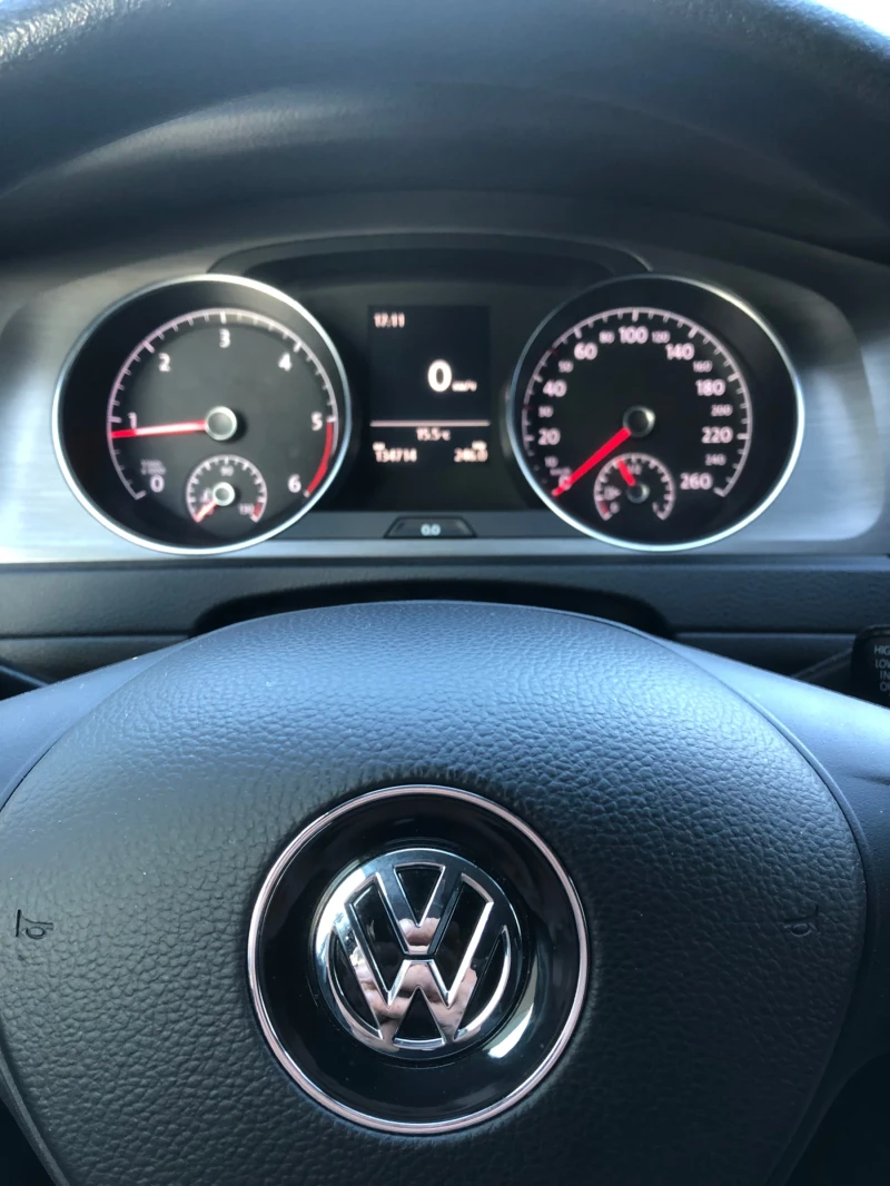 VW Golf Лек автомобил, снимка 7 - Автомобили и джипове - 47664234