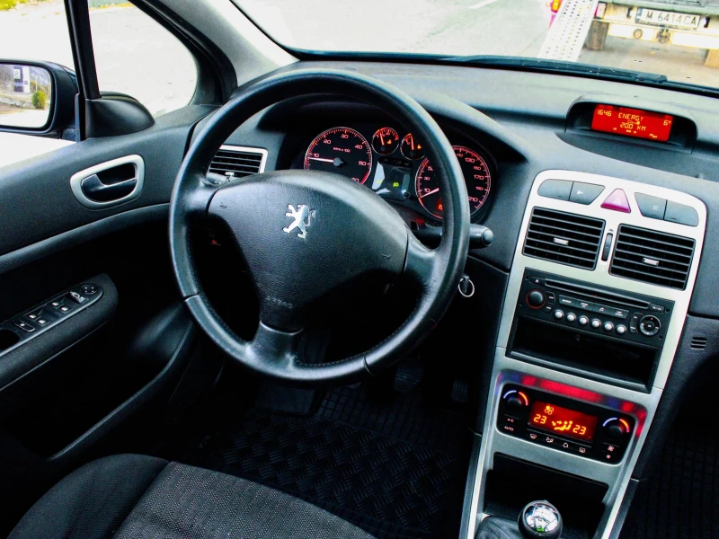 Peugeot 307 1.6 HDi 109к.с. 7 местен, снимка 8 - Автомобили и джипове - 47997499