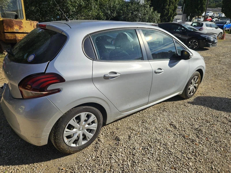 Peugeot 208 НОВ ВНОС/EURO 6, снимка 4 - Автомобили и джипове - 48243166