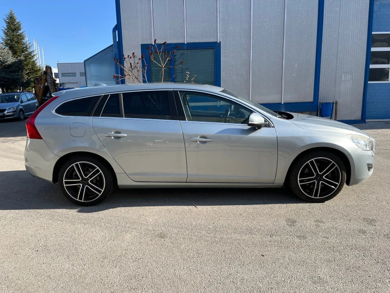 Volvo V60 D5, 215кс, AWD, снимка 5 - Автомобили и джипове - 49311643