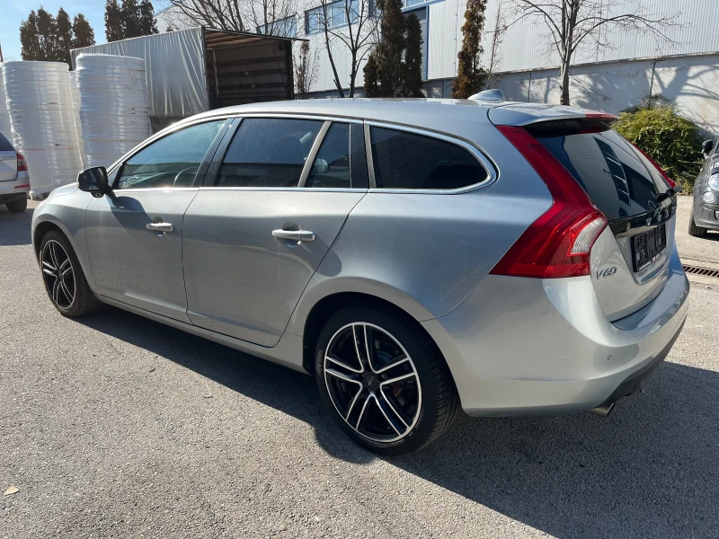 Volvo V60 D5, 215кс, AWD, снимка 6 - Автомобили и джипове - 49311643