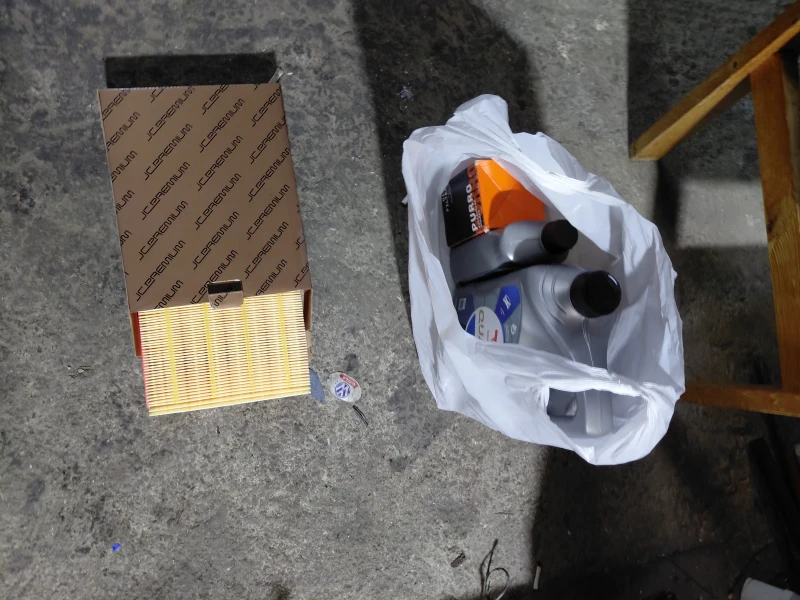 Audi A4 2.4 ТВЪРДА ЦЕНА, снимка 15 - Автомобили и джипове - 52308313