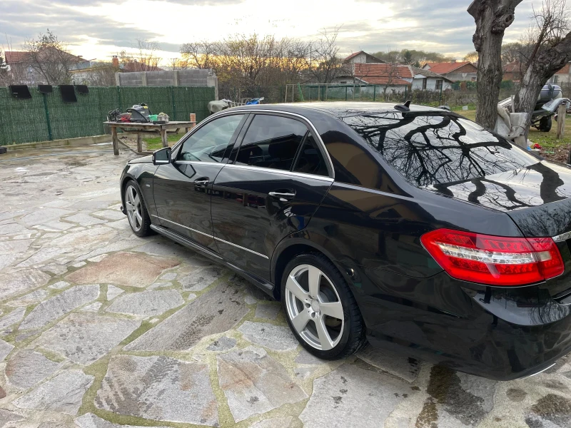 Mercedes-Benz E 300, снимка 2 - Автомобили и джипове - 52725914