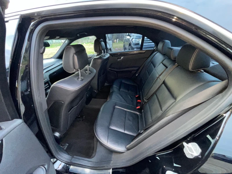 Mercedes-Benz E 300, снимка 13 - Автомобили и джипове - 52725914