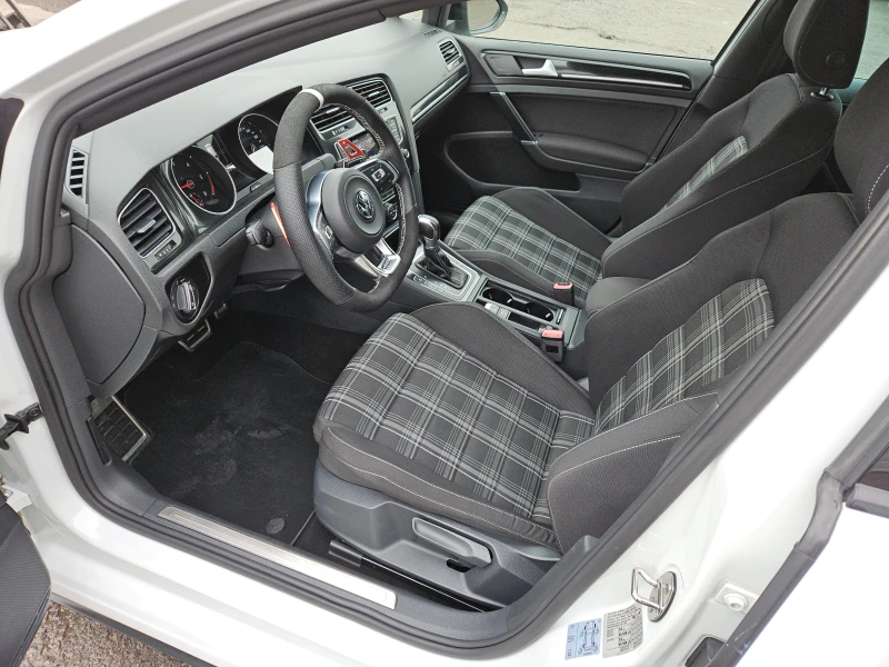 VW Golf 2.0GTD/DSG/ДИСТРОНИК/LED/NAVI/БЛУТУТ/EURO 6B/ТОП, снимка 9 - Автомобили и джипове - 53203012