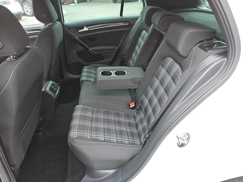 VW Golf 2.0GTD/DSG/ДИСТРОНИК/LED/NAVI/БЛУТУТ/EURO 6B/ТОП, снимка 16 - Автомобили и джипове - 53203012