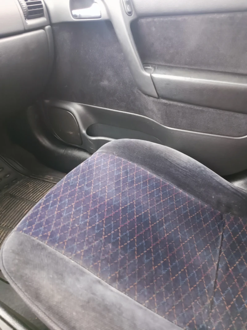 Opel Astra, снимка 12 - Автомобили и джипове - 53600532