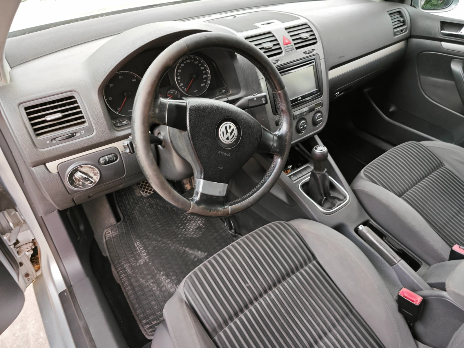 VW Golf 1.9tdi GT ЗА ТЪРГОВЦИ - изображение 10