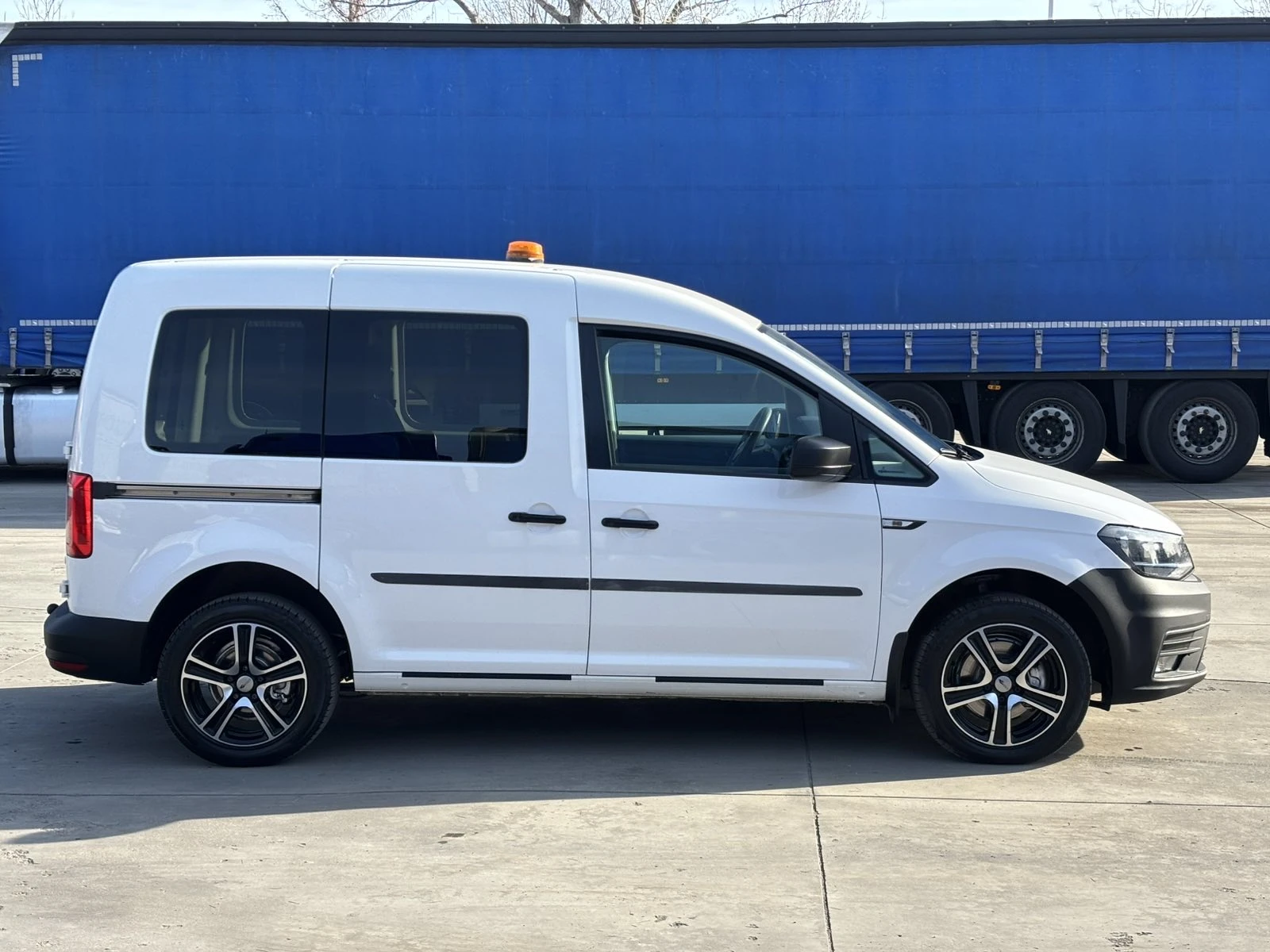 VW Caddy 2.0 Tdi - 102 к.с Перфектно - изображение 6
