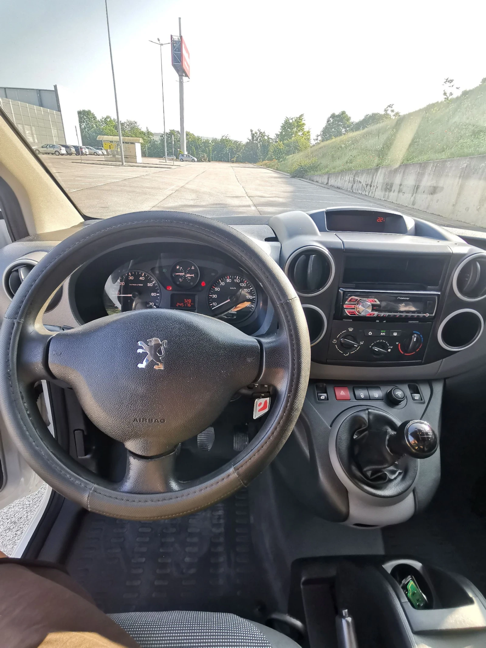 Peugeot Partner 1.6 HDI 90 к.с. ТОП Климатик - изображение 7