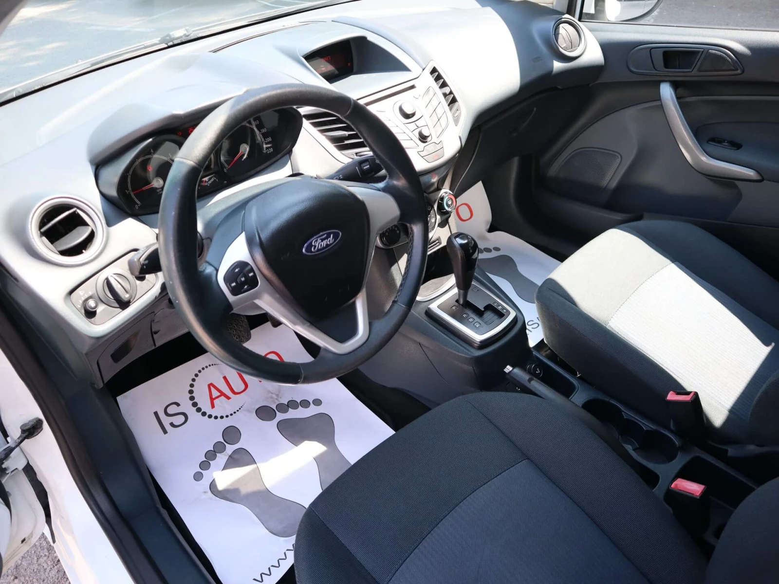 Ford Fiesta 1.4i/Климатик/Автомат - изображение 6