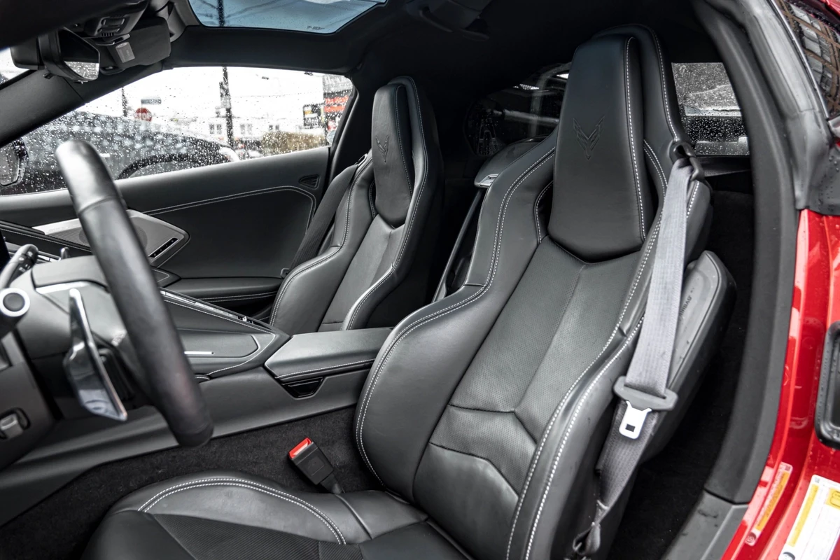 Chevrolet Corvette 2LT STINGRAY COUPE CONVERTIBLE - изображение 10