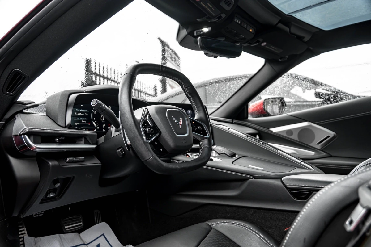 Chevrolet Corvette 2LT STINGRAY COUPE CONVERTIBLE - изображение 9