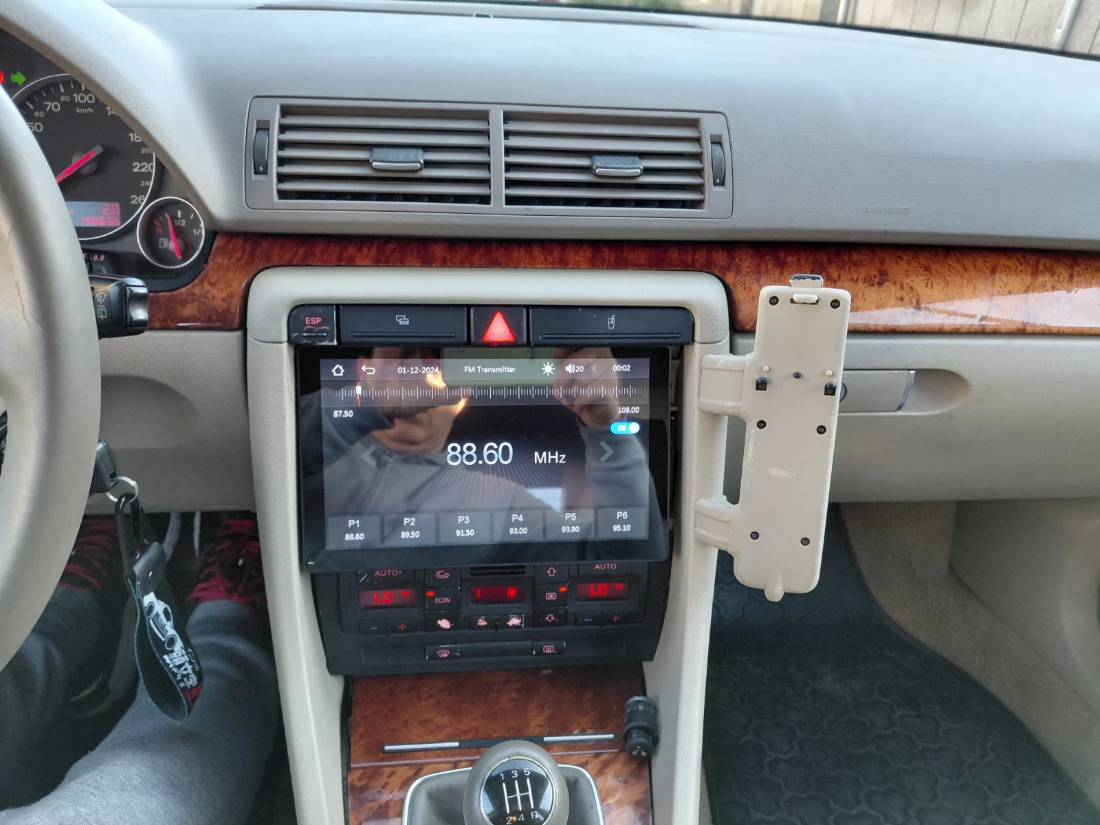 Audi A4 2.4 ТВЪРДА ЦЕНА - изображение 7