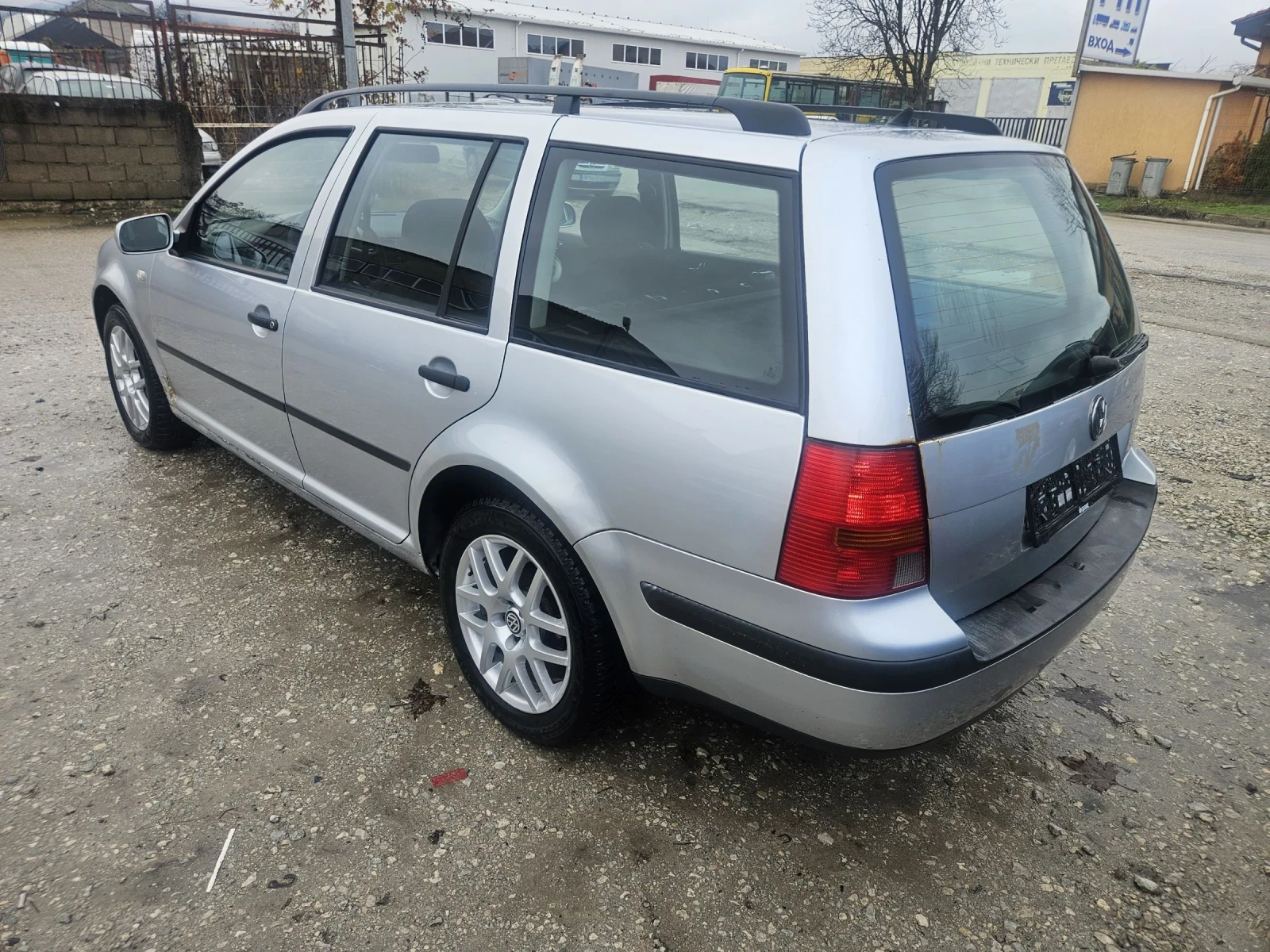 VW Golf 1.9 TDI* 101ps* Климатик* Euro4 - изображение 4