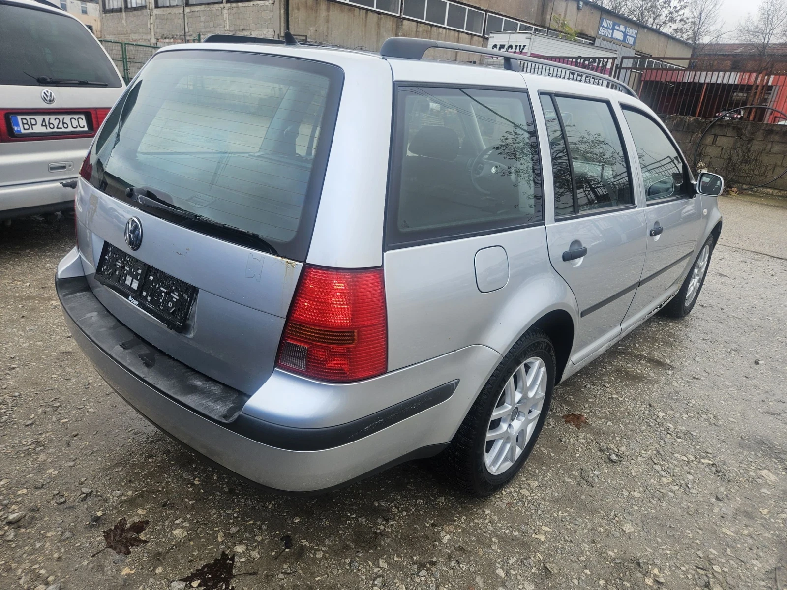 VW Golf 1.9 TDI* 101ps* Климатик* Euro4 - изображение 3