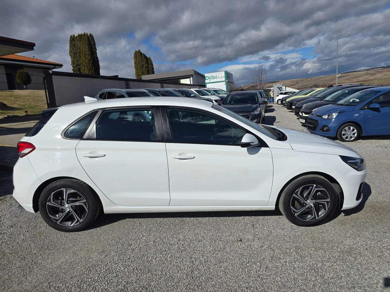 Hyundai I30 1.6-CRDI-EURO6W-NAVI | Mobile.bg � ����������� 4