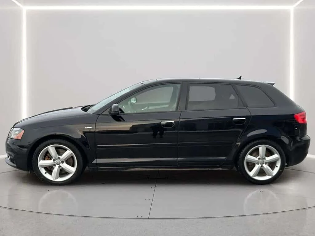 Audi A3 * 4p hayon bo?te automatique quattro 2, 0T * CARFA, снимка 2 - Автомобили и джипове - 53878004