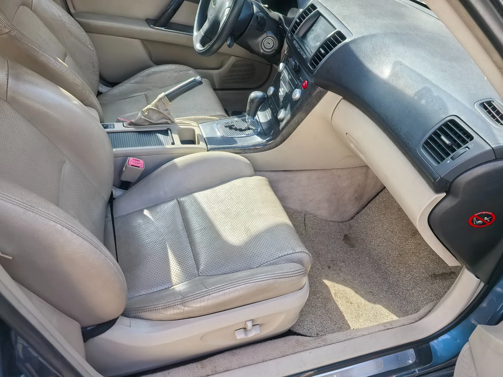 Subaru Legacy 3.0, снимка 2 - Автомобили и джипове - 53937540