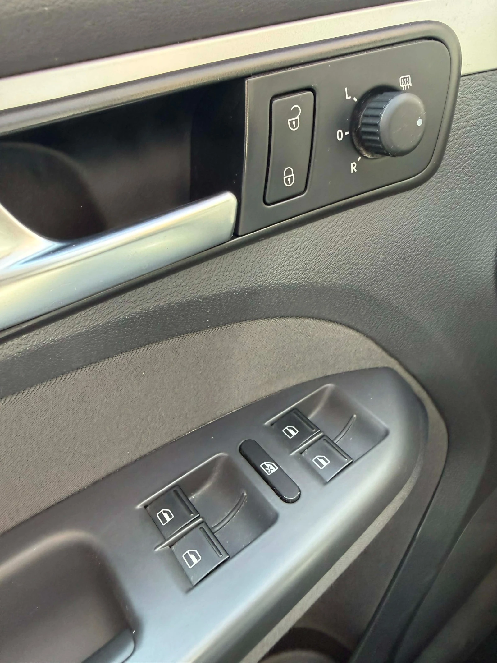 VW Touran, снимка 8 - Автомобили и джипове - 54292835