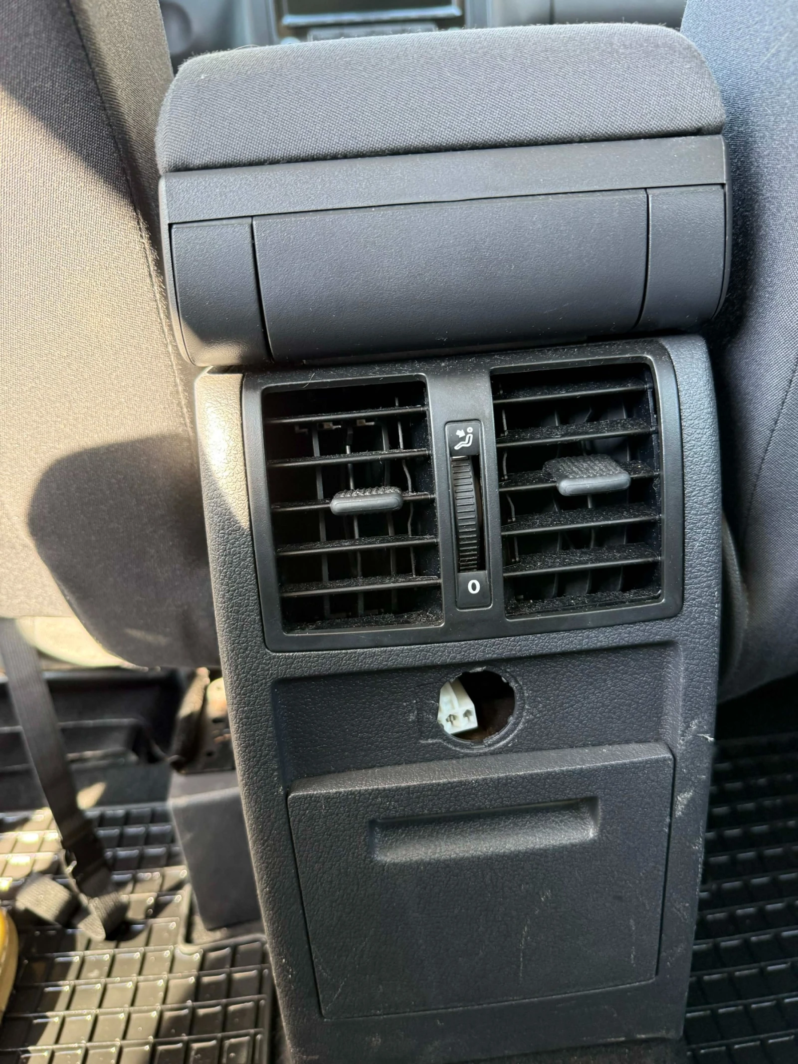 VW Touran, снимка 9 - Автомобили и джипове - 54292835