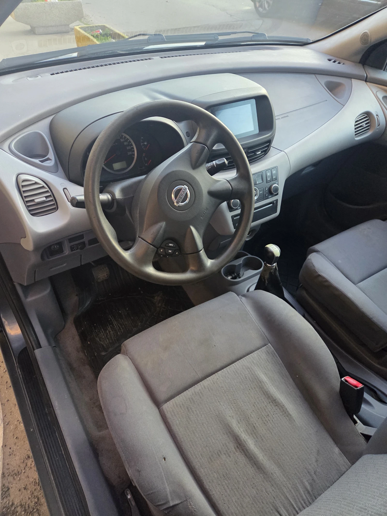 Nissan Almera tino, снимка 3 - Автомобили и джипове - 54334926