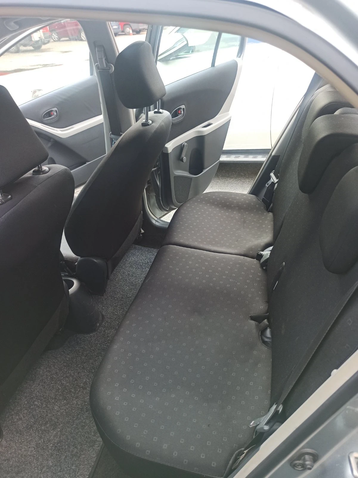 Toyota Yaris, снимка 10 - Автомобили и джипове - 54807736