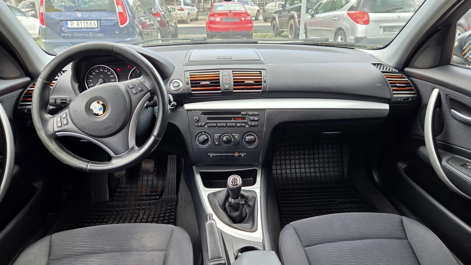 BMW 118 118d FACELIFT 2.0D 143 h.p, снимка 10 - Автомобили и джипове - 54819583