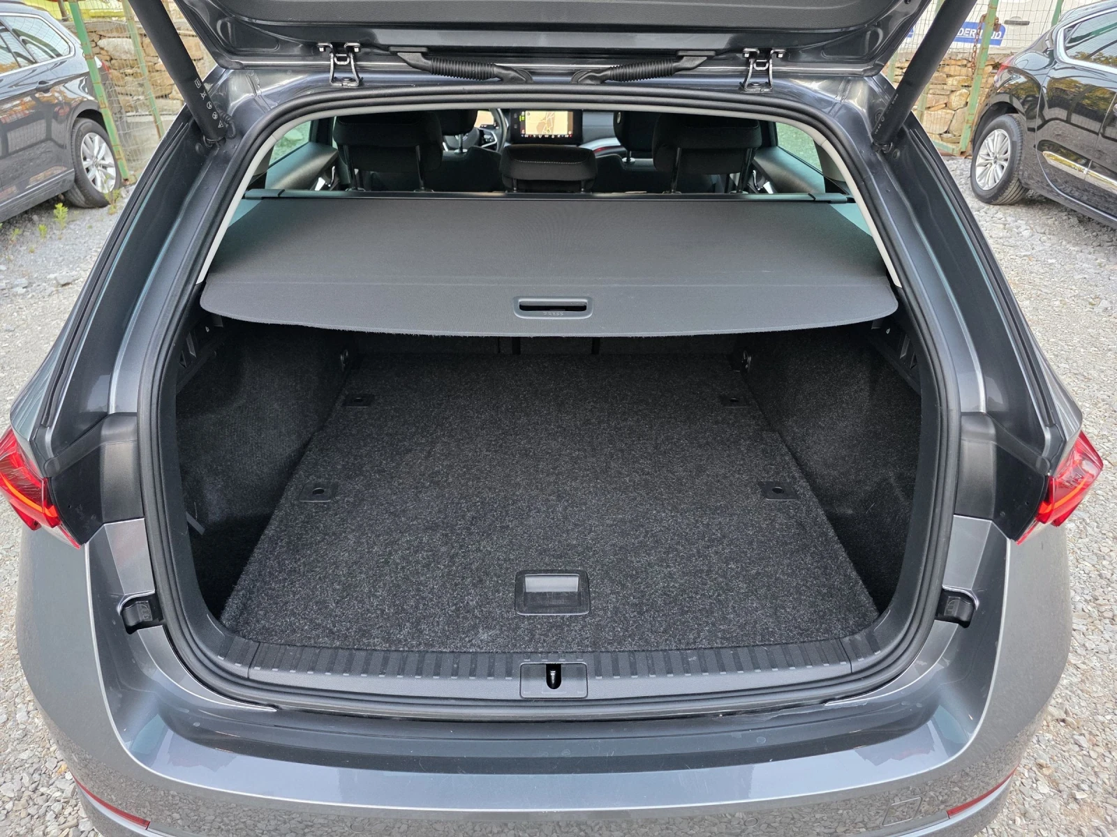 Skoda Octavia 2.0 TDI 150 К.С. / АВТОМАТ / МАТРИКС / ДИГИТАЛ , снимка 17 - Автомобили и джипове - 54976244