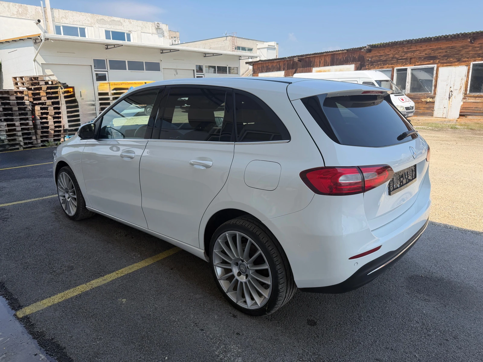 Mercedes-Benz B 200 АВТОМАТ EURO6, снимка 6 - Автомобили и джипове - 55095715