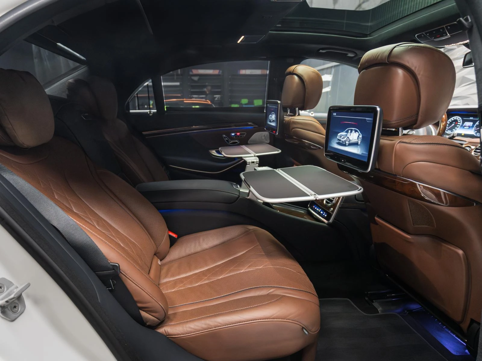 Mercedes-Benz S 500 L* Burmester* 4MATIC* Обдухване* Pano* 360* 3Х ТV*, снимка 12 - Автомобили и джипове - 55471415