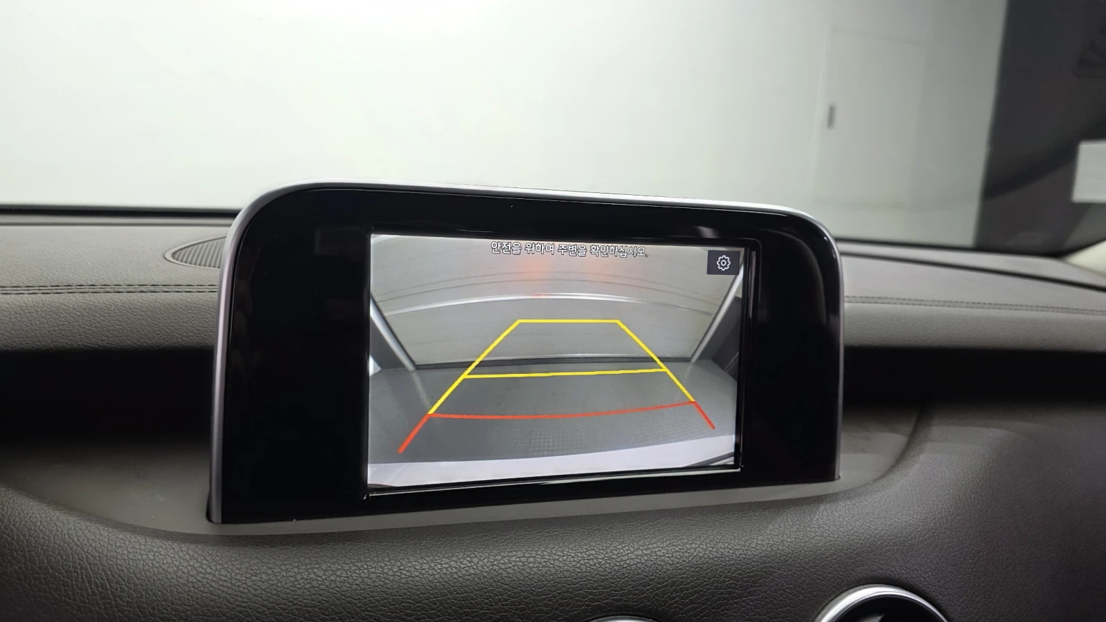 Kia Stinger 2.0* BLIND SPOT* ПОДГРЕВ ВОЛАН* КРАЙНА ЦЕНА, снимка 15 - Автомобили и джипове - 55595120