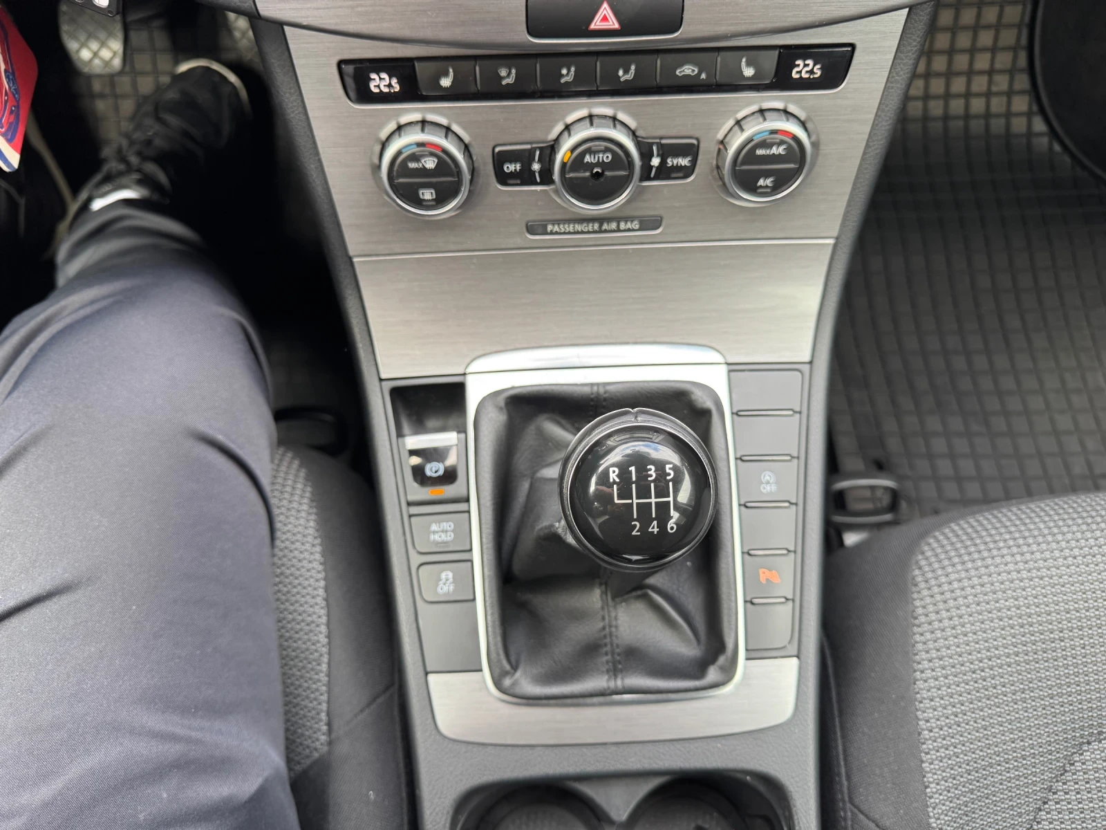 VW Passat 2.0TDI 140k.c, снимка 13 - Автомобили и джипове - 55650180