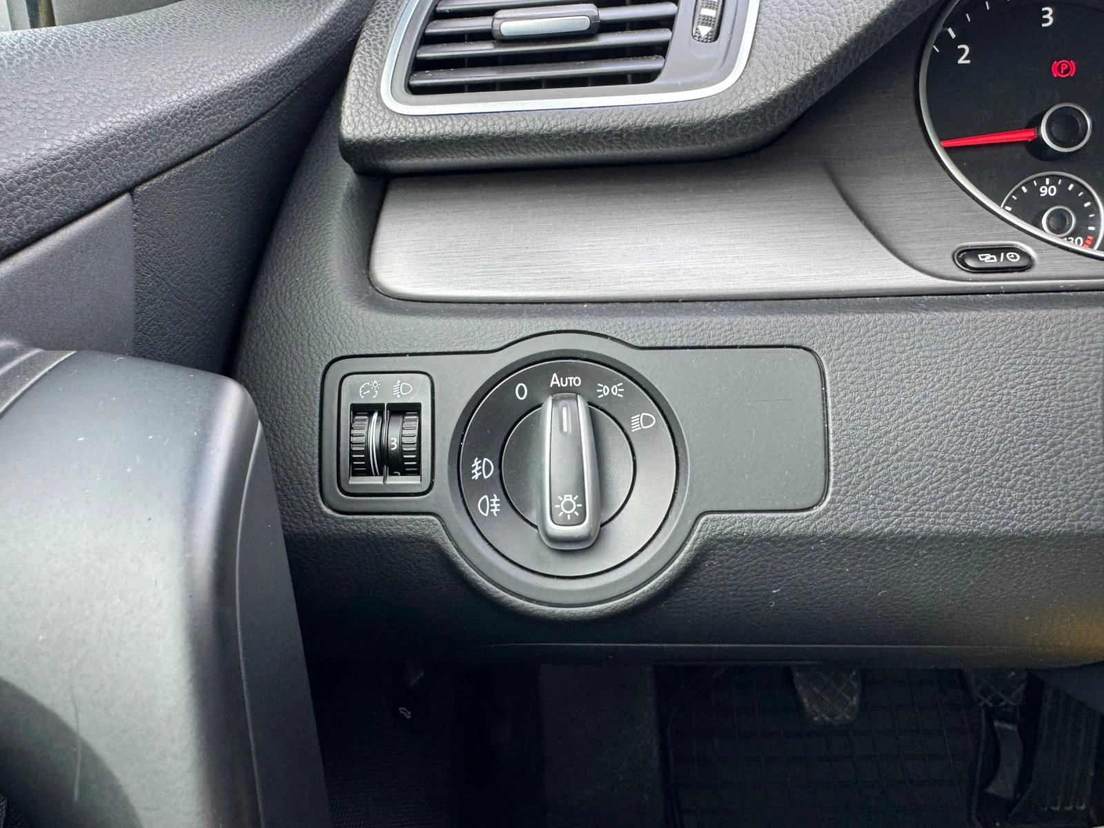 VW Passat 2.0TDI 140k.c, снимка 16 - Автомобили и джипове - 55650180