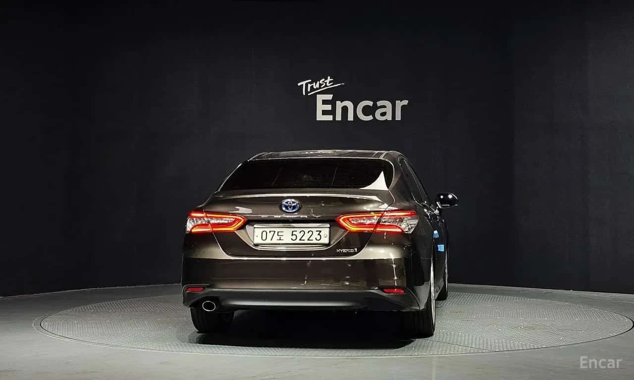 Toyota Camry * 2.5 XLE Hybrid * КРАЙНА ЦЕНА ДО БЪЛГАРИЯ, снимка 4 - Автомобили и джипове - 55773062