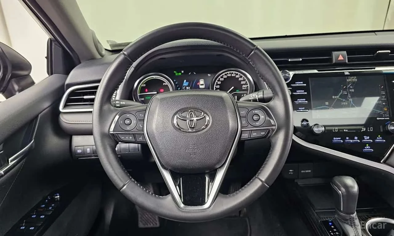 Toyota Camry * 2.5 XLE Hybrid * КРАЙНА ЦЕНА ДО БЪЛГАРИЯ, снимка 13 - Автомобили и джипове - 55773062