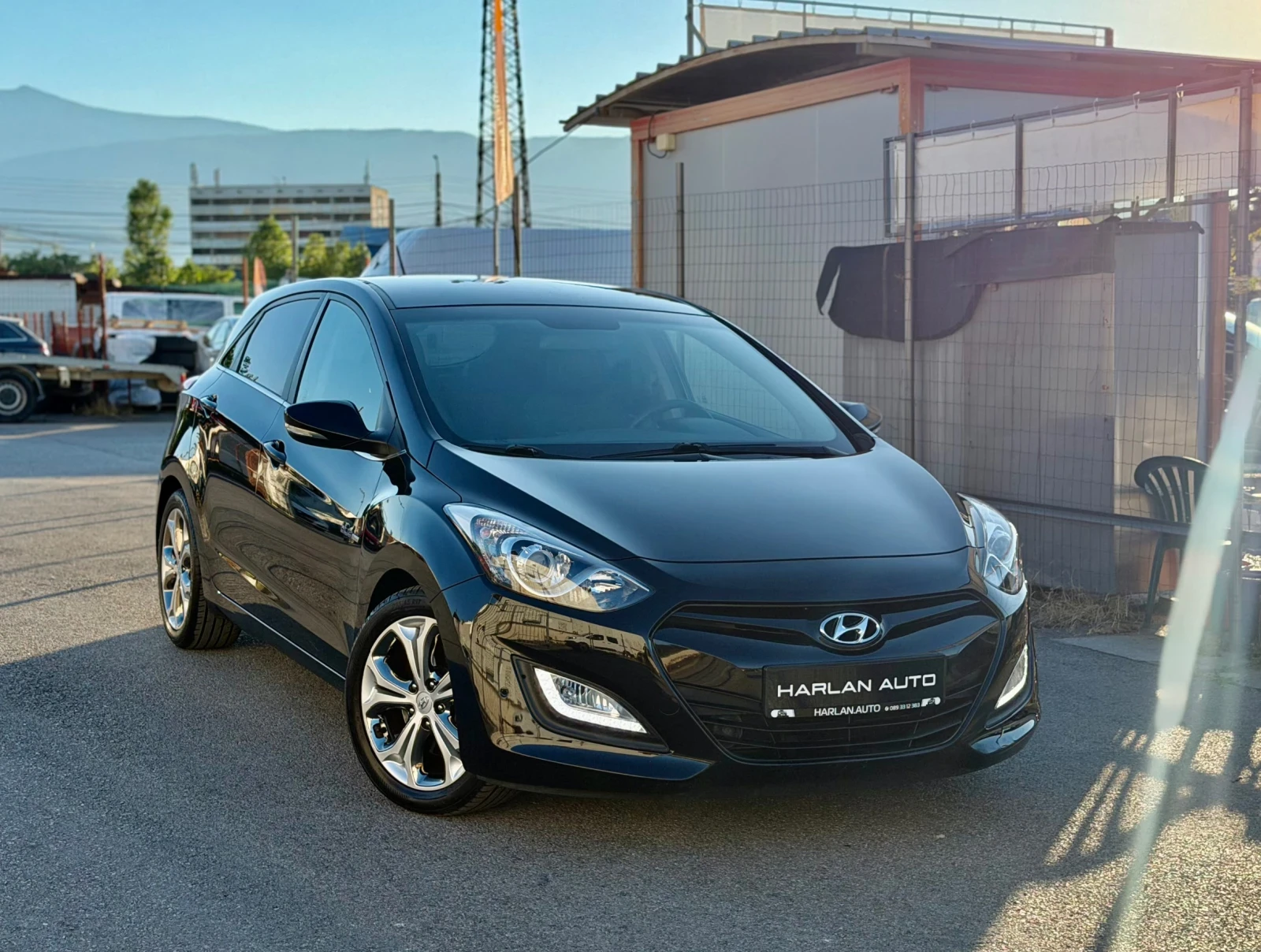 Hyundai I30 1.6i Premium Кожа Нави камера 154хил км Като Нова!, снимка 2 - Автомобили и джипове - 55963420