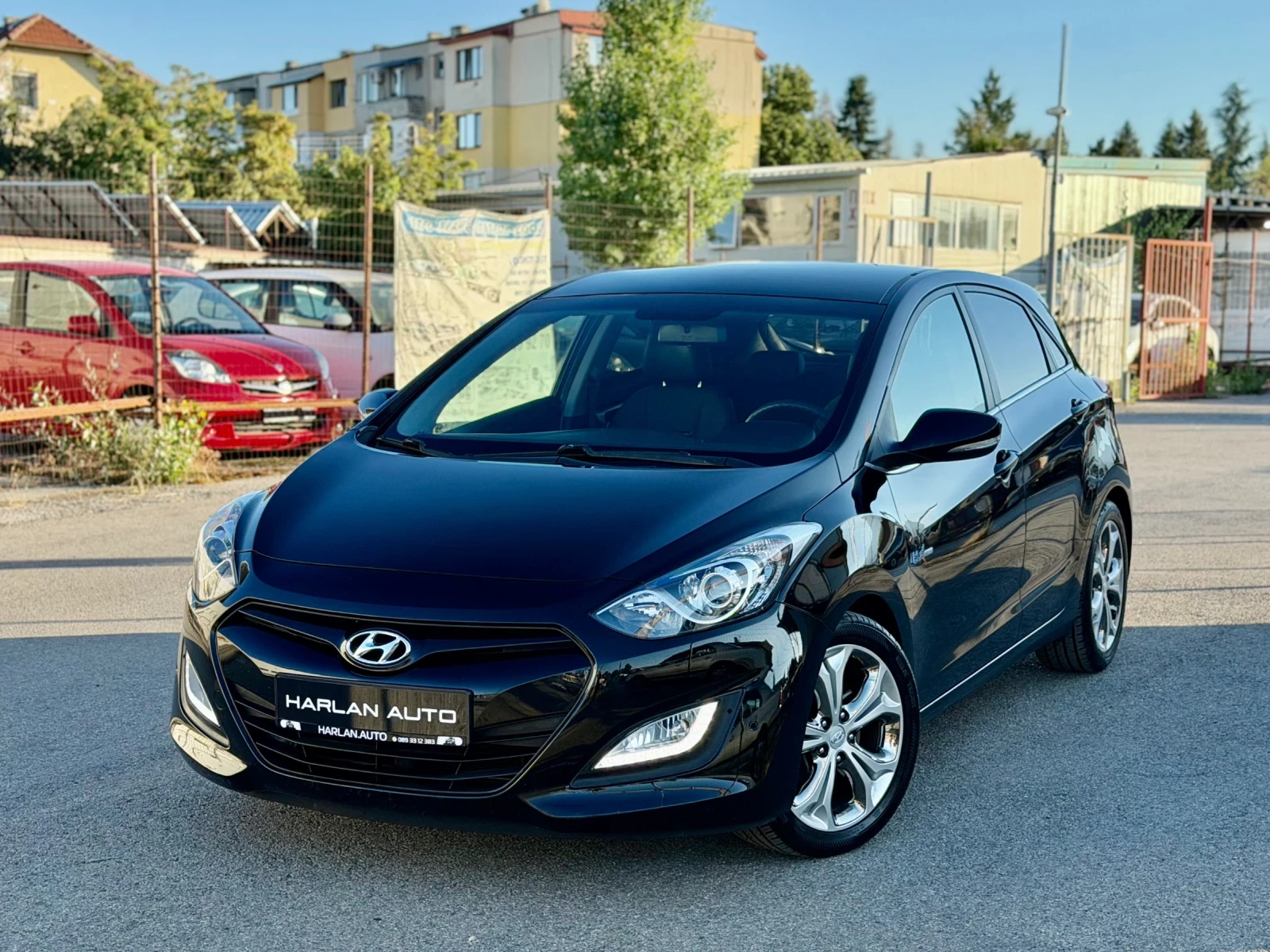 Hyundai I30 1.6i Premium Кожа Нави камера 154хил км Като Нова!