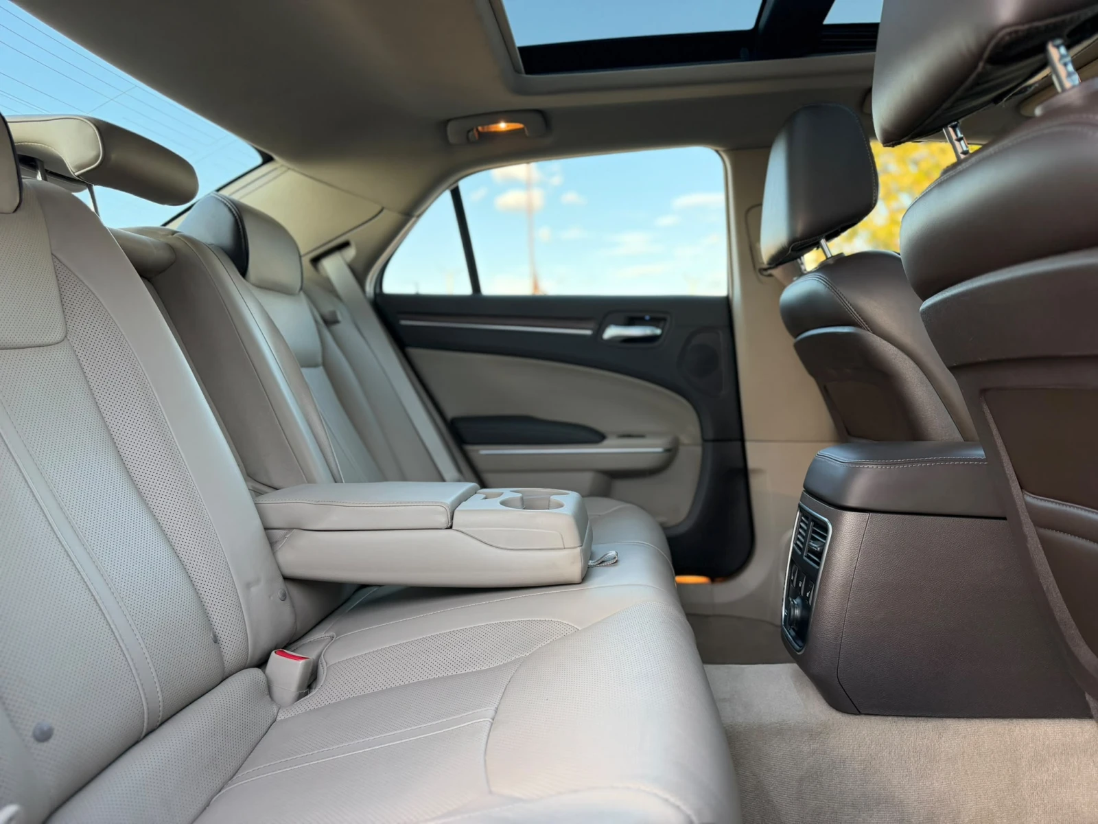 Lancia Thema / 3.0CRD / 239HP / ALPINE MUSIC SYSTEM / FULL /, снимка 12 - Автомобили и джипове - 56259743
