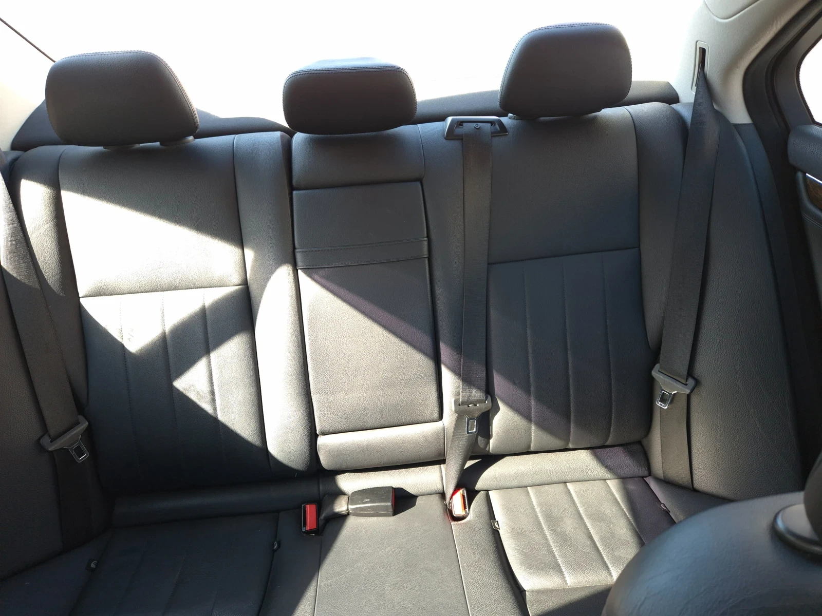 Mercedes-Benz C 320, снимка 11 - Автомобили и джипове - 56318462