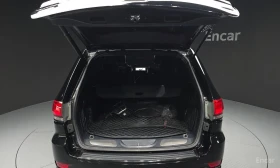 Jeep Grand cherokee 3.6 OVERLAND / BLACK ON BLACK / DISTRONIC / ОБДУХ, снимка 17