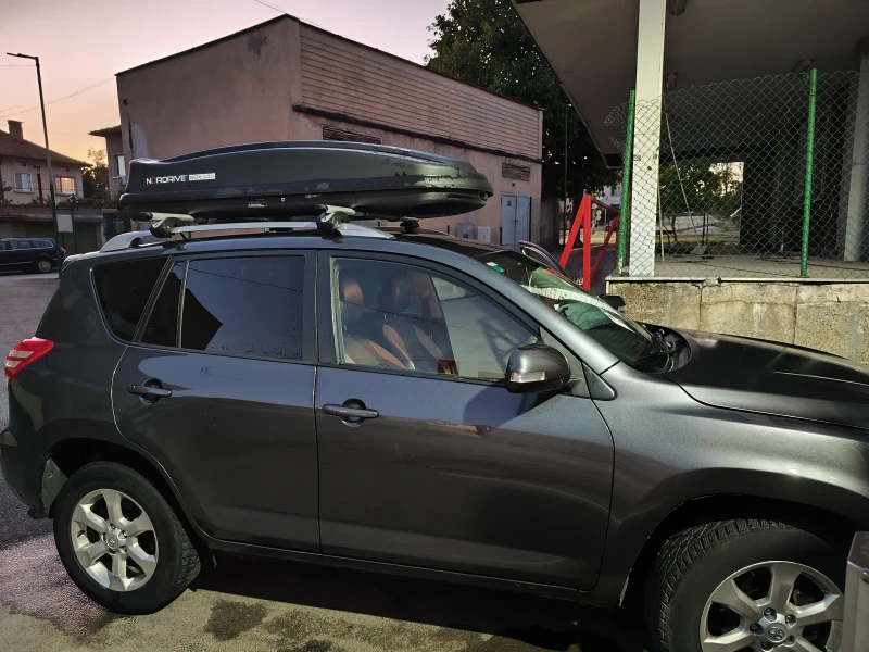 Toyota Rav4, снимка 9 - Автомобили и джипове - 51023134