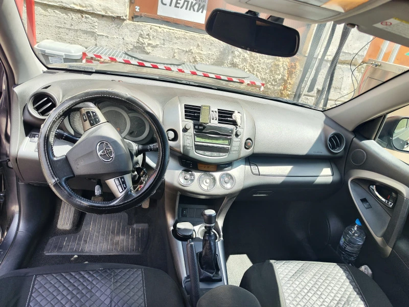 Toyota Rav4, снимка 8 - Автомобили и джипове - 48033734