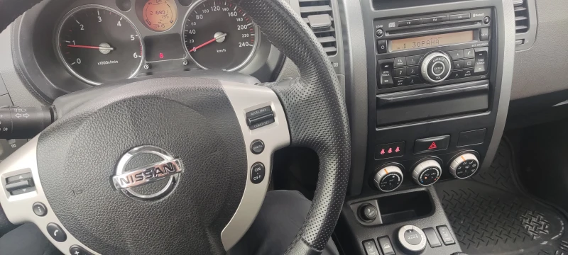 Nissan X-trail, снимка 12 - Автомобили и джипове - 49671894