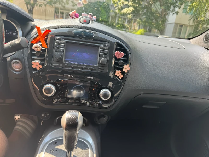 Nissan Juke, снимка 6 - Автомобили и джипове - 51308935